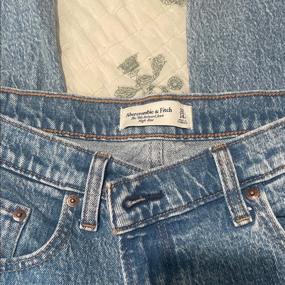 Abercrombie & Fitch High Rise Light Blue Jeans